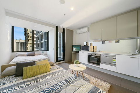 A Charming Studio With Stunning City Views - Northern Rivers Accommodation 2