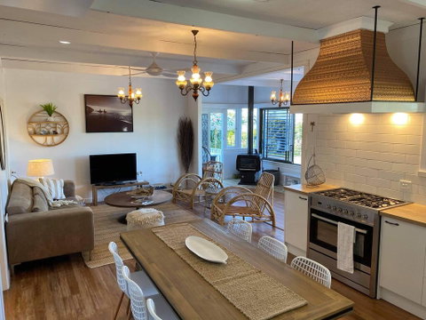 A Drop In The Ocean - Kingscliff - Northern Rivers Accommodation 1