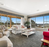 A House With A View Molong. NSW - Northern Rivers Accommodation