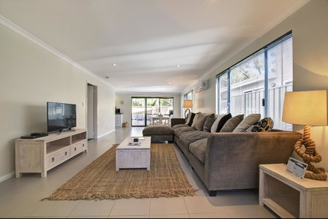 A Little Luxury In Town - Northern Rivers Accommodation 3