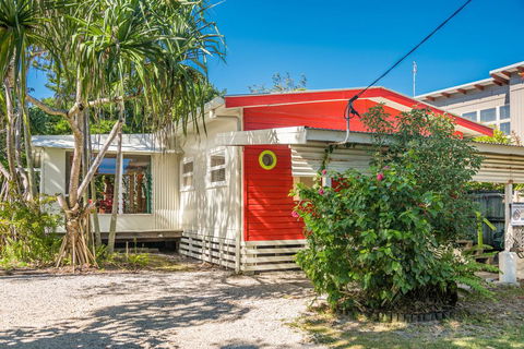 A SWEET ESCAPE - Beachcombers Cottage Beachfront - Northern Rivers Accommodation 0