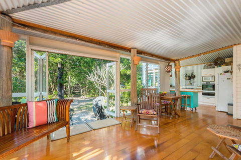 A SWEET ESCAPE - Beachcombers Cottage Beachfront - Northern Rivers Accommodation 1