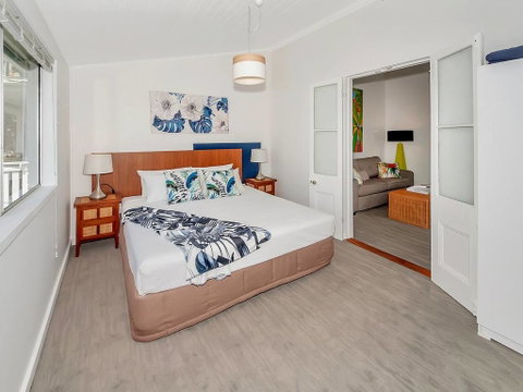 A Touch Of The Bahamas On McKenzie MK3 - Northern Rivers Accommodation 2