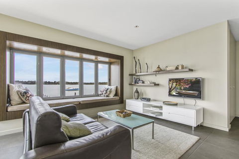 A Window On The Bay - Northern Rivers Accommodation 3