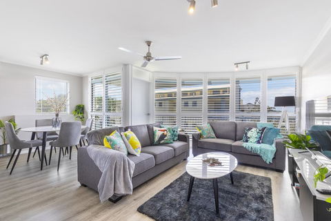 Absolute Beachfront Penthouse, Castaways Beach - Northern Rivers Accommodation 0