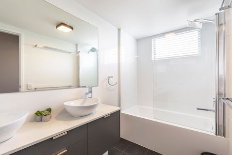 Absolute Beachfront Penthouse, Castaways Beach - Northern Rivers Accommodation 2