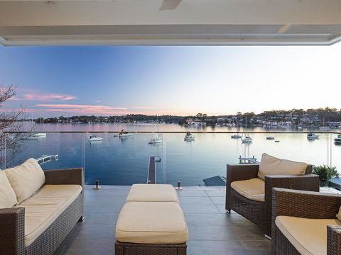 Absolute Waterfront Lakehouse Fishing Point Waterfront Pool Jetty - Northern Rivers Accommodation 1