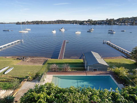 Absolute Waterfront Lakehouse Fishing Point Waterfront Pool Jetty - Northern Rivers Accommodation 3