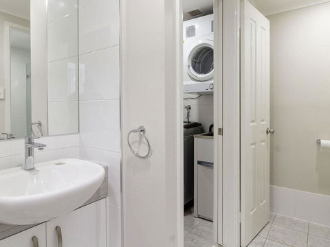 Across The Road From The Beach! - Northern Rivers Accommodation 1