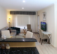 ADELAIDE CBD APARTMENT - 3BR 2BATH  CARPARK - Northern Rivers Accommodation