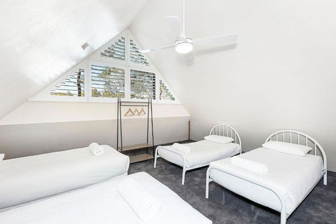 Eagle Bay Beach Lodge - 1 Street Back From Stunning Eagle Bay! - Northern Rivers Accommodation 2