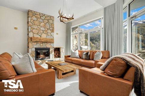 Eagle Oak Chalet - Northern Rivers Accommodation 0