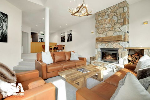 Eagle Oak Chalet - Northern Rivers Accommodation 1