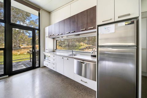 Ecocrackenback 14 Sustainable Chalet Close To The Slopes - Northern Rivers Accommodation 4