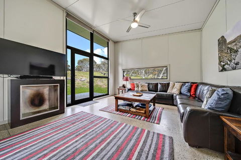 Ecocrackenback 19 Sustainable Chalet Close To The Slopes - Northern Rivers Accommodation 0