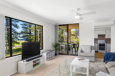 Esplanade Escape - Beachfront Family Bliss - Northern Rivers Accommodation 0