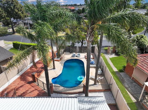Evies White House Oasis I Pool & Close To Airport - Northern Rivers Accommodation 0