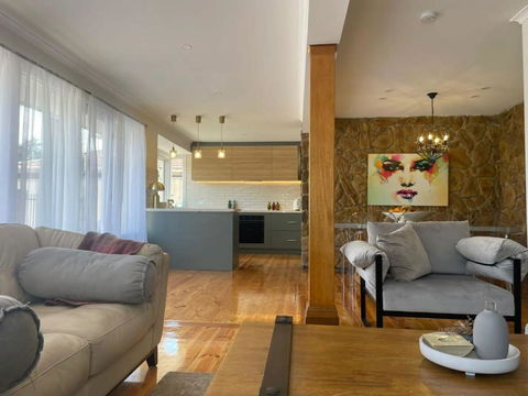Evies White House Oasis I Pool & Close To Airport - Northern Rivers Accommodation 2