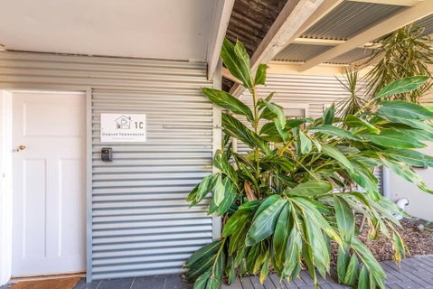 Gawler Townhouses 1C , 1 Queen Bed - Northern Rivers Accommodation 3