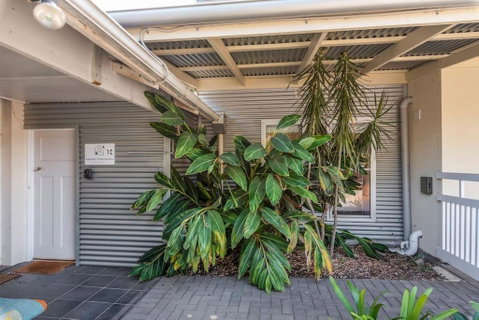 Gawler Townhouses 1C , 1 Queen Bed - Northern Rivers Accommodation 2