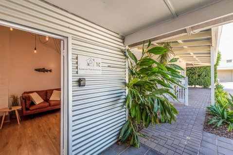 Gawler Townhouses 1C , 1 Queen Bed - Northern Rivers Accommodation 1