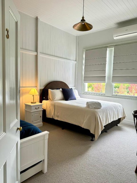 Grand Old Crow Hotel - Northern Rivers Accommodation 0