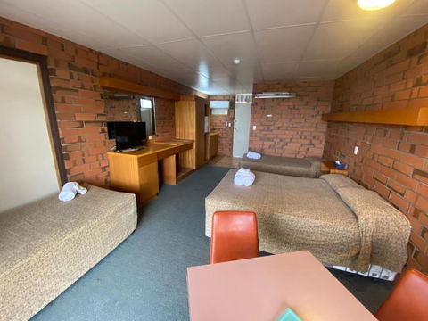 Hawker Hotel Motel - Northern Rivers Accommodation 1