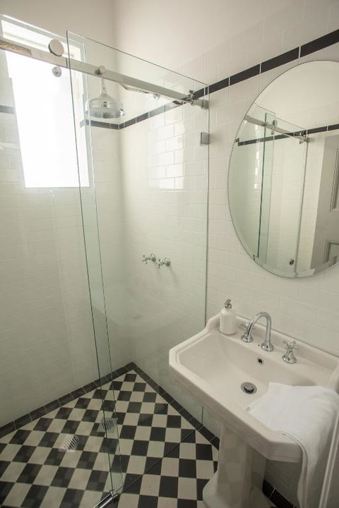 Helensburgh Hotel - Northern Rivers Accommodation 1