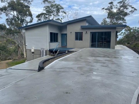 Hill Top Retreat - Northern Rivers Accommodation 2