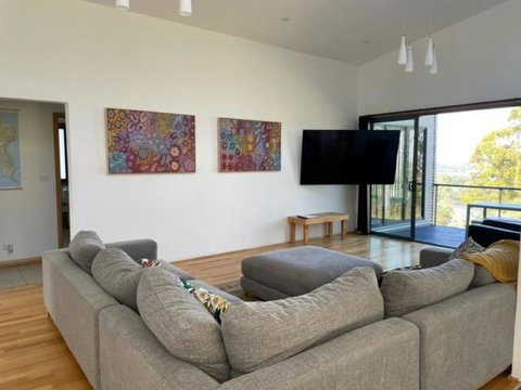Hill Top Retreat - Northern Rivers Accommodation 1