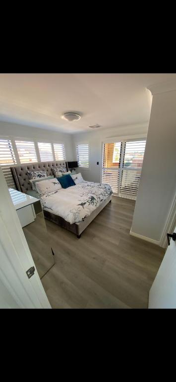 Hillarys Sea-View Panoramic Living - Northern Rivers Accommodation 3