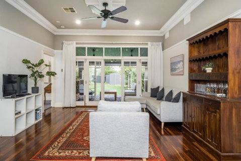Incredible 3-Bed Renovated Home With Huge Garden - Northern Rivers Accommodation 0