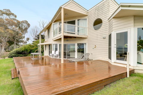 Aegina - Northern Rivers Accommodation 0