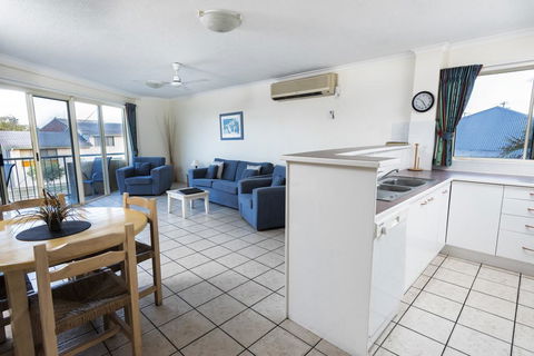 Alexander Beachfront Apartments - Northern Rivers Accommodation 3