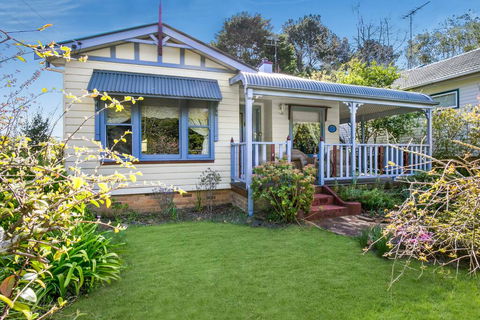 Ambrose Cottage Front Apartment - Northern Rivers Accommodation 0