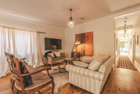 Ambrose On Byng - Central Location W/ 2 Bathroom - Northern Rivers Accommodation 0