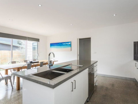 ANGLE BY THE SEA - Anglesea - Northern Rivers Accommodation 1