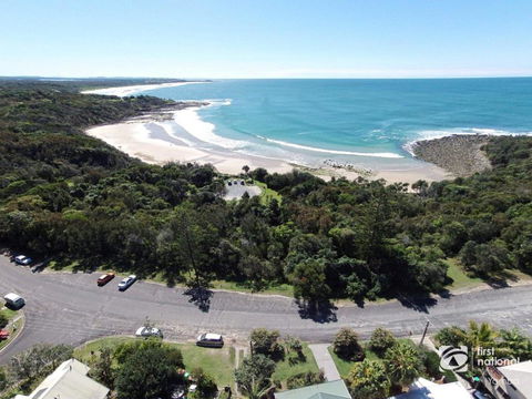 Angourie Blue 1 - Great Ocean Views - Surfing Beaches - Northern Rivers Accommodation 1