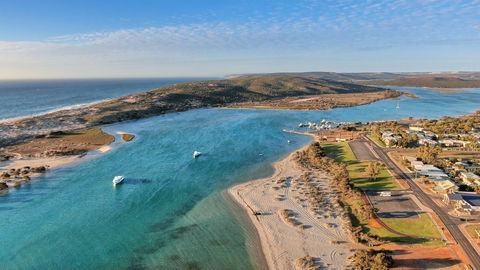 API Pelican Beach Front Apartments Kalbarri - Northern Rivers Accommodation 1