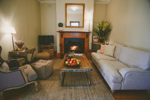 Apple Cottage, Orange NSW - Northern Rivers Accommodation 0