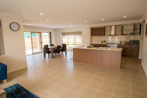 Apple House Point Cook - Northern Rivers Accommodation 3