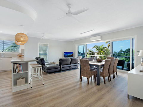 Arc Resort Stunning 3 Bedroom In Broadbeach - Northern Rivers Accommodation 3