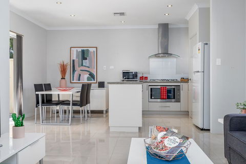 Ardross Short Stays - Northern Rivers Accommodation 0
