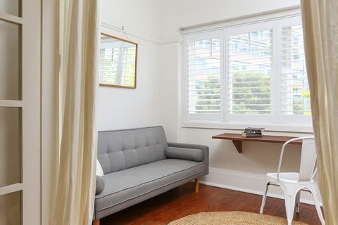 Art Deco Oasis Minutes From The City - Northern Rivers Accommodation 2