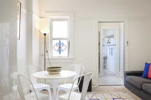 Art Deco Oasis Minutes From The City - Northern Rivers Accommodation 0