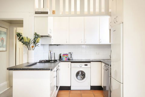 Art Deco Oasis Minutes From The City - Northern Rivers Accommodation 3
