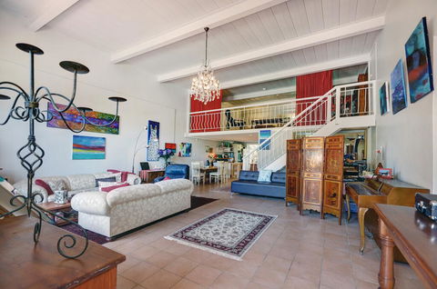 Arty Warehouse Apartment - Stroll To South Beach - Northern Rivers Accommodation 2