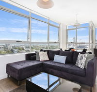As the Sun Sets - Modern and Spacious 2BR Zetland Apartment Facing the Setting Sun - Northern Rivers Accommodation