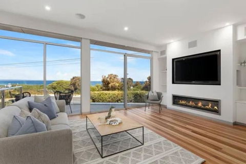 Luxury Beach House With Bay Views, Rooftop & Lift - Northern Rivers Accommodation 0
