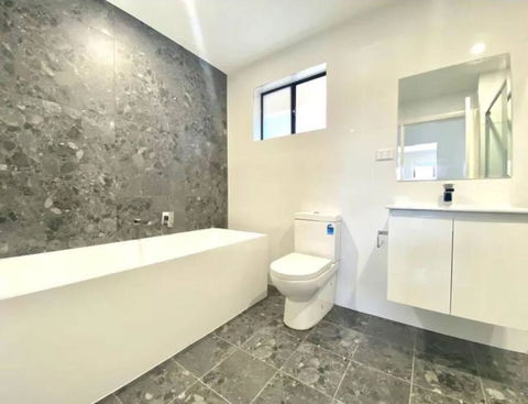 Luxury New 5 Bedroom 3 Bathroom+ Study/ Back Yd - Northern Rivers Accommodation 3